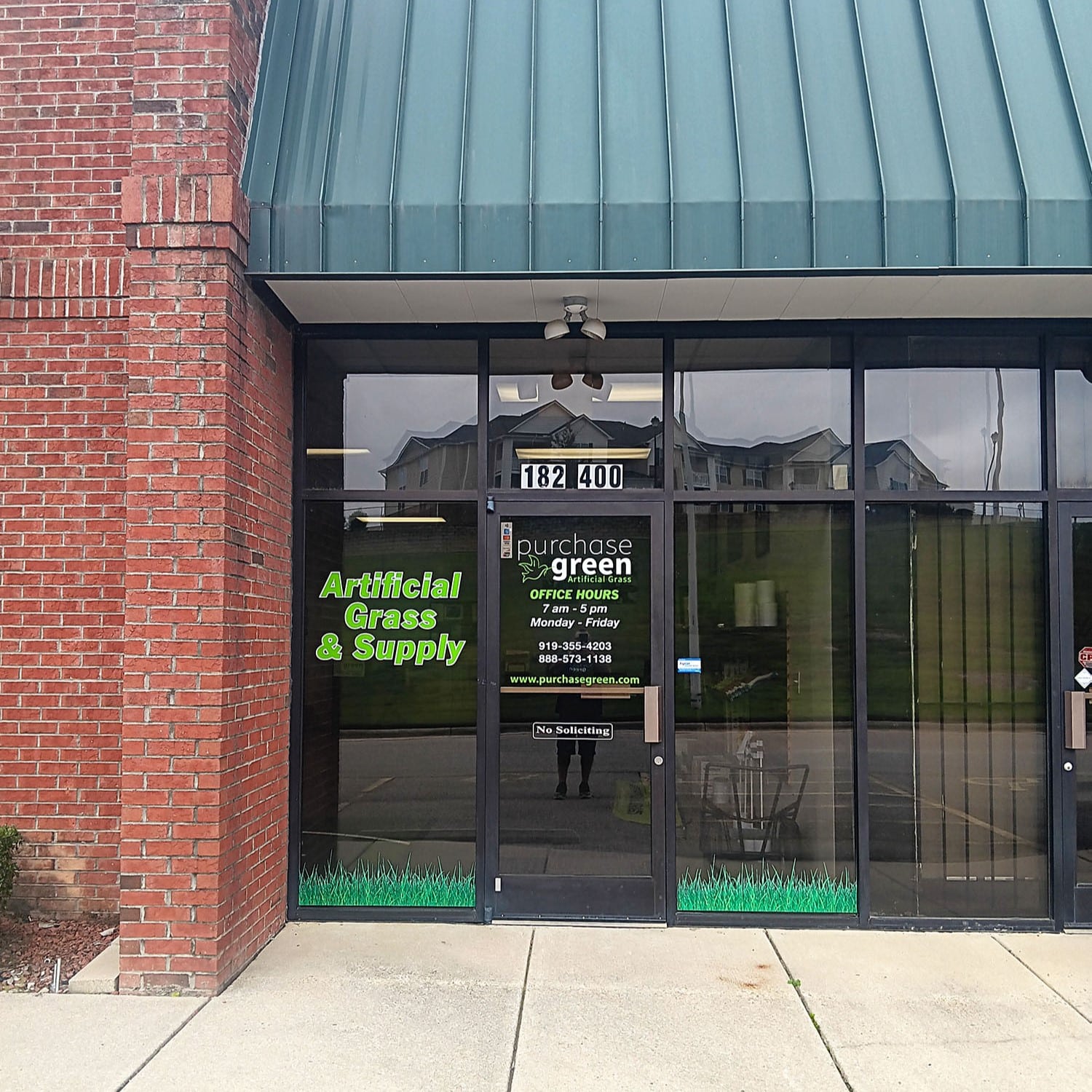 Purchase Green Artificial Grass Raleigh Showroom