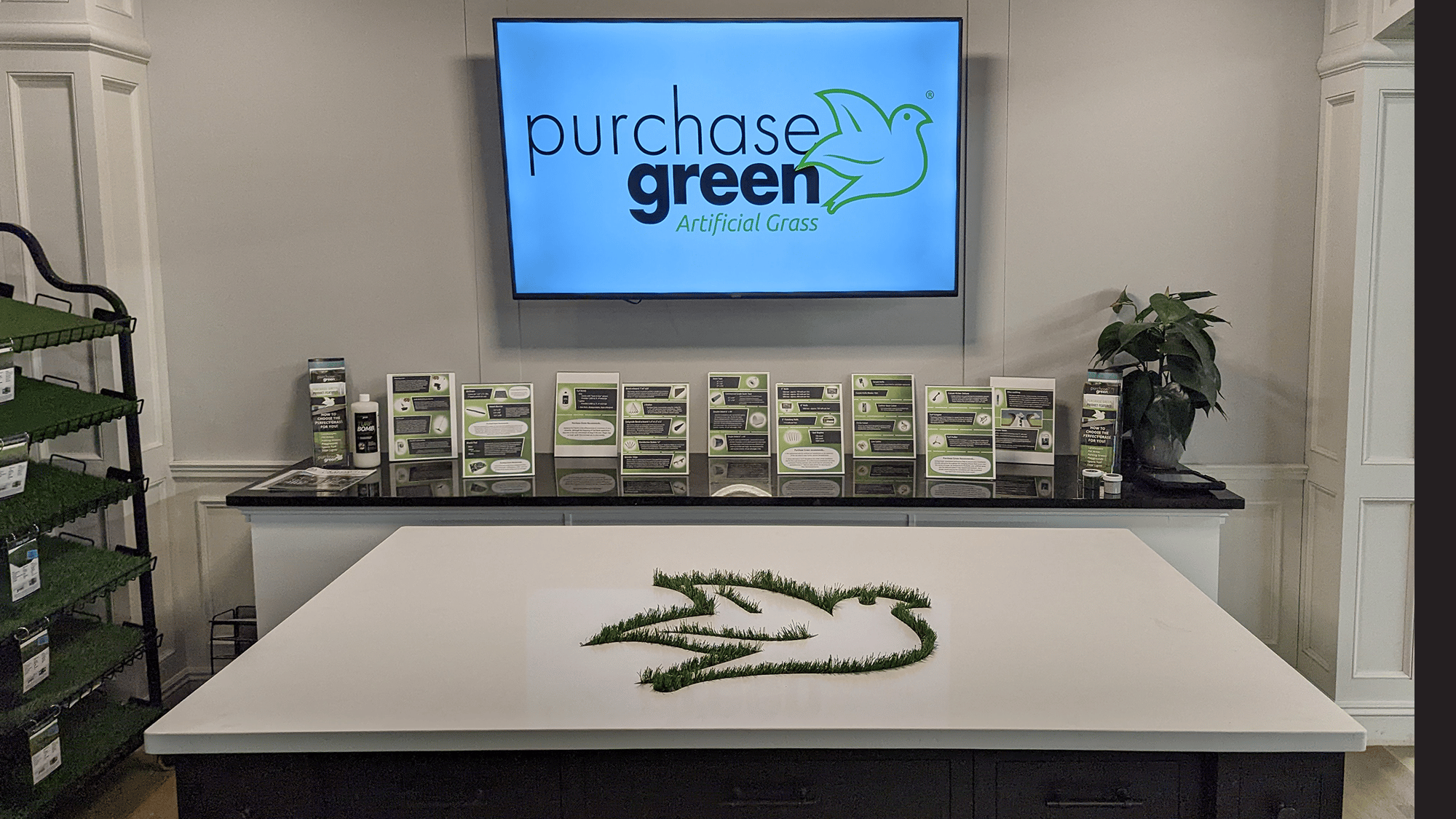 Purchase Green Artificial Grass Cleveland Showroom