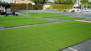 wrinkles removed from artificial grass
